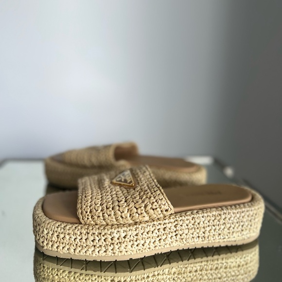 Like new Prada Crochet Raffia flatform slides $1,150 38 - Picture 8 of 15